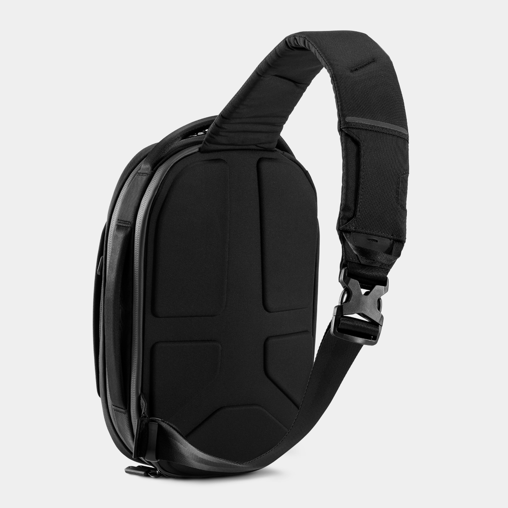 Gomatic Navigator Sling 6L Black Back View#color_black